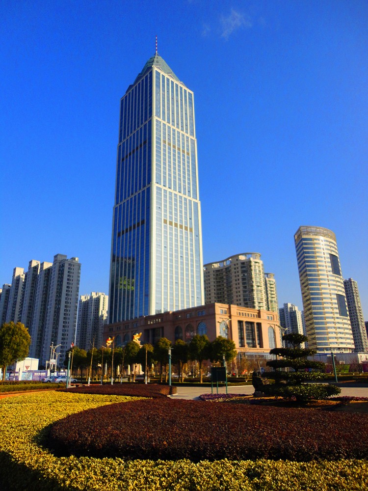 南通中南匯泉國(guó)際廣場(chǎng)1 高度277.96米.jpg