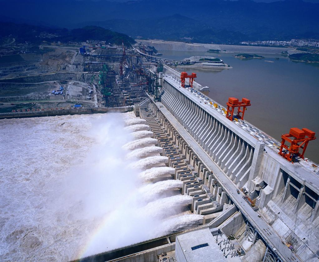 三峽大壩（全長(zhǎng)約2308m，壩高185m）.jpg